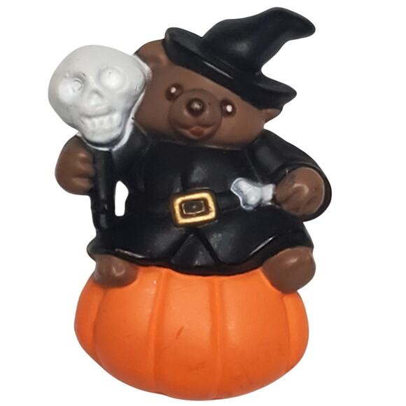 Vintage Halloween Witch Bear on Pumpkin Easter Unlimited Brooch Pin 2" Signed - Picture 1 of 4